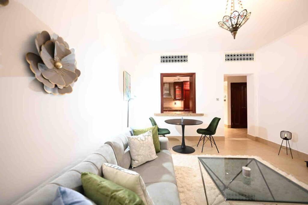 Brand New Furniture . Close To Dubai Mall. Exterior foto