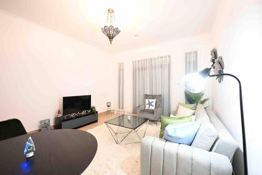 Brand New Furniture . Close To Dubai Mall. Exterior foto